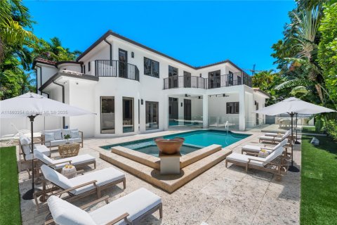 Casa en venta en Bal Harbour, Florida, 6 dormitorios, 582.22 m2 № 2002283 - foto 3