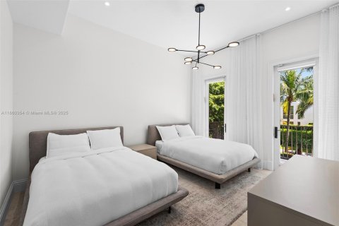 Casa en venta en Bal Harbour, Florida, 6 dormitorios, 582.22 m2 № 2002283 - foto 21