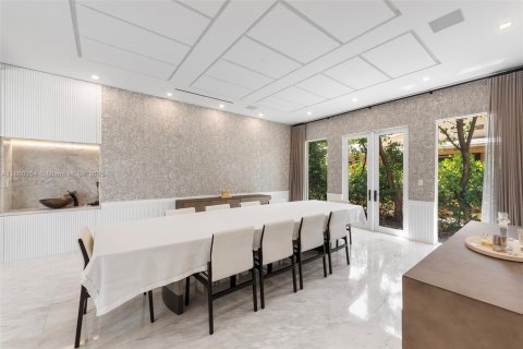 Casa en venta en Bal Harbour, Florida, 6 dormitorios, 582.22 m2 № 2002283 - foto 14