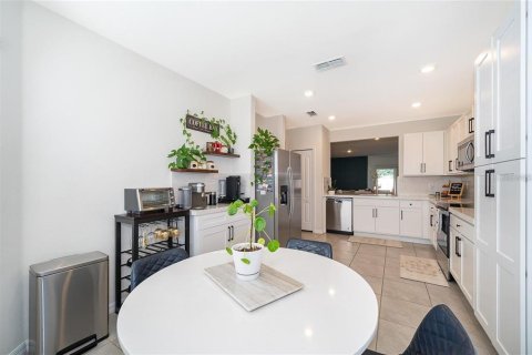 Casa en alquiler en Deltona, Florida, 3 dormitorios, 161.84 m2 № 1918190 - foto 10