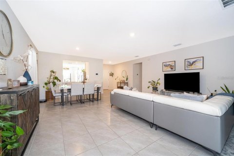 Casa en alquiler en Deltona, Florida, 3 dormitorios, 161.84 m2 № 1918190 - foto 14