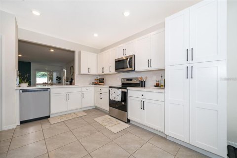 Casa en alquiler en Deltona, Florida, 3 dormitorios, 161.84 m2 № 1918190 - foto 8