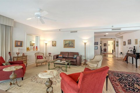Condo in Longboat Key, Florida, 3 bedrooms  № 2105720 - photo 13