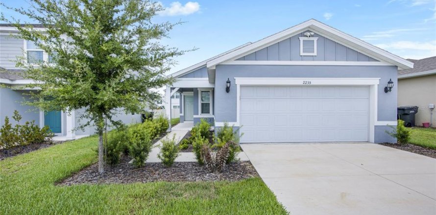 House in Davenport, Florida 4 bedrooms, 146.79 sq.m. № 2195849