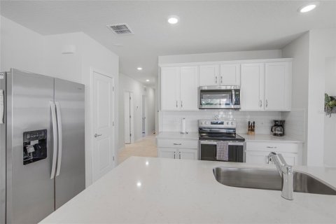House in Davenport, Florida 4 bedrooms, 146.79 sq.m. № 2195849 - photo 18