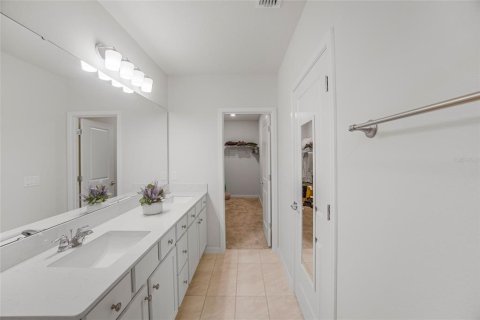 House in Davenport, Florida 4 bedrooms, 146.79 sq.m. № 2195849 - photo 16