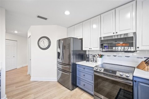 Снять в аренду кондоминиум в Мадейра - Бич, Флорида 7 комнат, 169.55м2, № 1873053 - фото 27