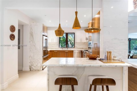 Casa en alquiler en Miami Beach, Florida, 4 dormitorios, 237.92 m2 № 2026541 - foto 13