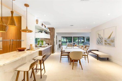 Casa en alquiler en Miami Beach, Florida, 4 dormitorios, 237.92 m2 № 2026541 - foto 11