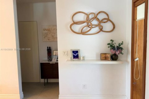 Casa en alquiler en Miami Beach, Florida, 4 dormitorios, 237.92 m2 № 2026541 - foto 29