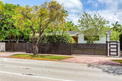 Casa en alquiler en Miami Beach, Florida, 4 dormitorios, 237.92 m2 № 2026541 - foto 21