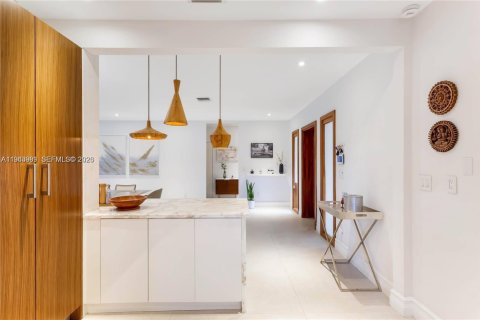 Casa en alquiler en Miami Beach, Florida, 4 dormitorios, 237.92 m2 № 2026541 - foto 15