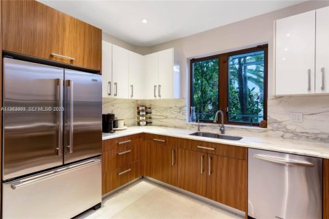 Casa en alquiler en Miami Beach, Florida, 4 dormitorios, 237.92 m2 № 2026541 - foto 14