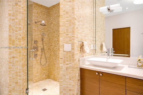 Casa en alquiler en Miami Beach, Florida, 4 dormitorios, 237.92 m2 № 2026541 - foto 19