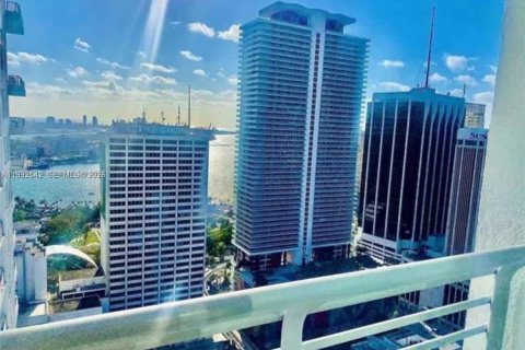 Condo in Miami, Florida, 1 bedroom  № 2176870 - photo 10