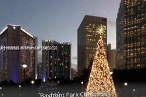 Condo in Miami, Florida, 1 bedroom  № 2176870 - photo 15
