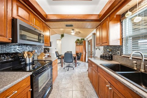 House in Venice, Florida 2 bedrooms, 137.87 sq.m. № 2218032 - photo 22