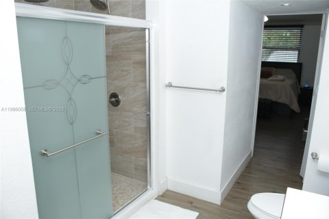 Casa en venta en Miami, Florida, 3 dormitorios, 114.64 m2 № 2047920 - foto 13