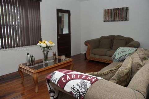 Casa en venta en Miami, Florida, 3 dormitorios, 114.64 m2 № 2047920 - foto 5