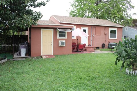 Casa en venta en Miami, Florida, 3 dormitorios, 114.64 m2 № 2047920 - foto 3