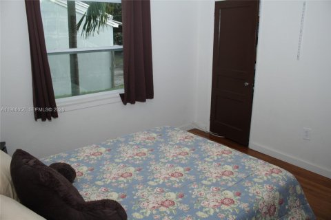 Casa en venta en Miami, Florida, 3 dormitorios, 114.64 m2 № 2047920 - foto 18