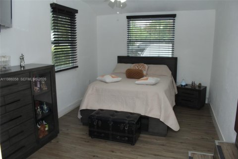 Casa en venta en Miami, Florida, 3 dormitorios, 114.64 m2 № 2047920 - foto 15