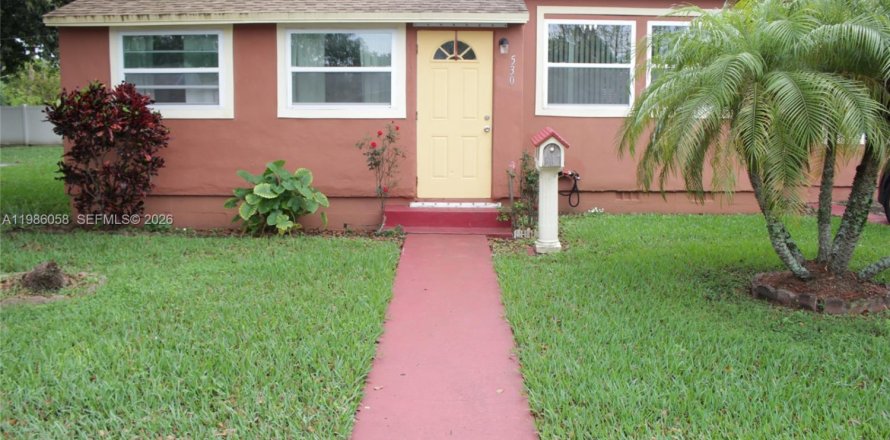 Casa en Miami, Florida 3 dormitorios, 114.64 m2 № 2047920