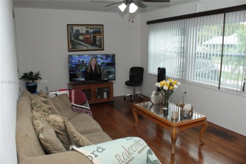 Casa en venta en Miami, Florida, 3 dormitorios, 114.64 m2 № 2047920 - foto 6