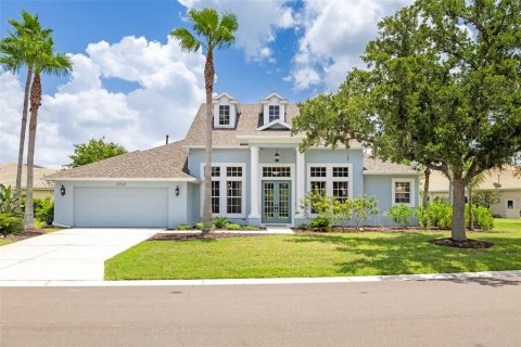 House in Bradenton, Florida 4 bedrooms, 294.69 sq.m. № 2237828
