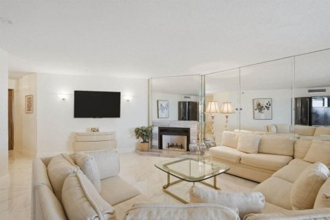 Condo in Clearwater, Florida, 2 bedrooms  № 2166265 - photo 5