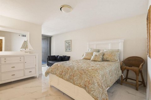 Condo in Clearwater, Florida, 2 bedrooms  № 2166265 - photo 20