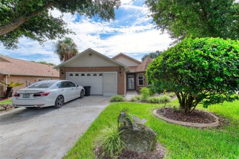 House in Ormond Beach, Florida 2 bedrooms, 149.67 sq.m. № 2285477