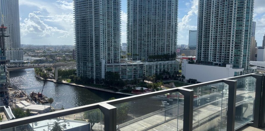 Condo in Miami, Florida, 2 bedrooms № 1891853