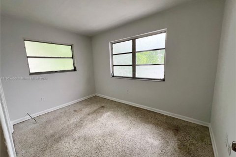 Снять в аренду квартиру в Майами, Флорида 2 спальни, 74.32м2, № 1973832 - фото 7