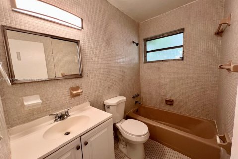 Снять в аренду квартиру в Майами, Флорида 2 спальни, 74.32м2, № 1973832 - фото 5