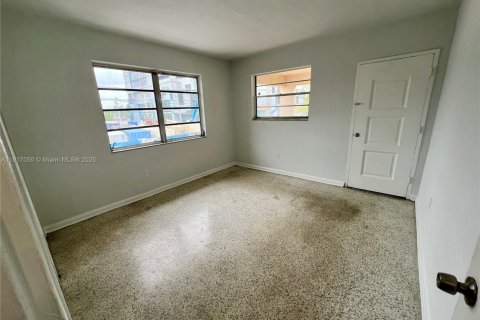 Снять в аренду квартиру в Майами, Флорида 2 спальни, 74.32м2, № 1973832 - фото 9