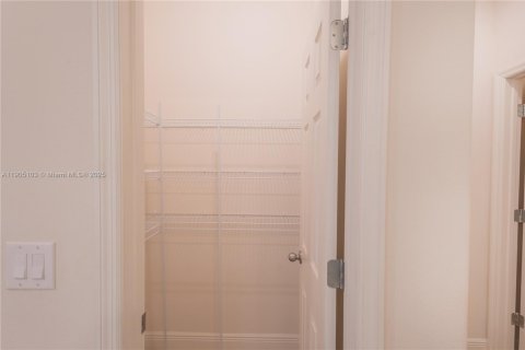 Casa en venta en Vero Beach, Florida, 4 dormitorios, 218.88 m2 № 1955253 - foto 14