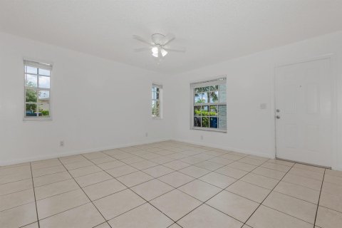 Appartement à louer à Coral Springs, Floride: 2 chambres, 790.32 m2 № 2251365 - photo 19