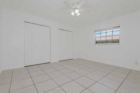 Appartement à louer à Coral Springs, Floride: 2 chambres, 790.32 m2 № 2251365 - photo 5