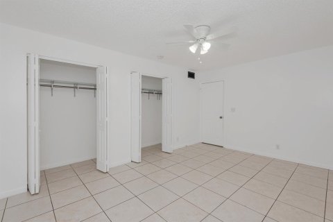 Appartement à louer à Coral Springs, Floride: 2 chambres, 790.32 m2 № 2251365 - photo 17