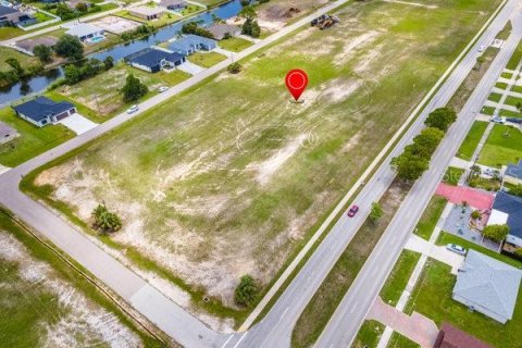Commercial property in Cape Coral, Florida № 1793734 - photo 7