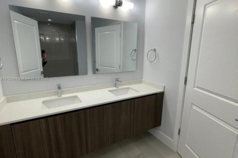 Copropriété à vendre à Hollywood, Floride: 1 chambre, 90.67 m2 № 1981809 - photo 7