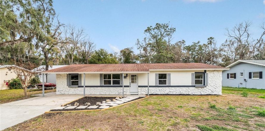 Villa ou maison à Crystal River, Floride 3 chambres, 158.68 m2 № 1901545