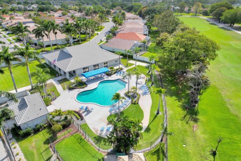 House in Lake Worth, Florida 3 bedrooms, 154.22 sq.m. № 1080599 - photo 1