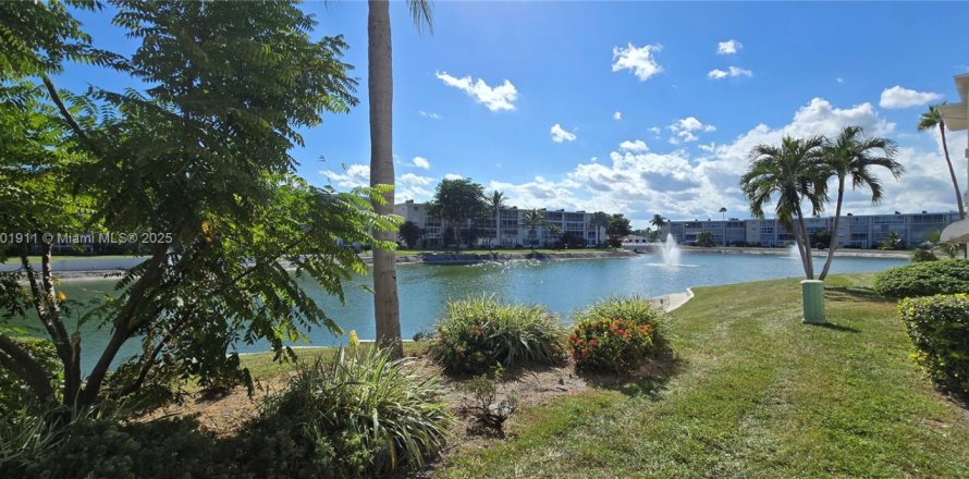 Condo in Lake Worth, Florida, 1 bedroom  № 1953325