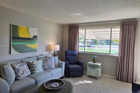 Condo in Lake Worth, Florida, 1 bedroom  № 1953325 - photo 8