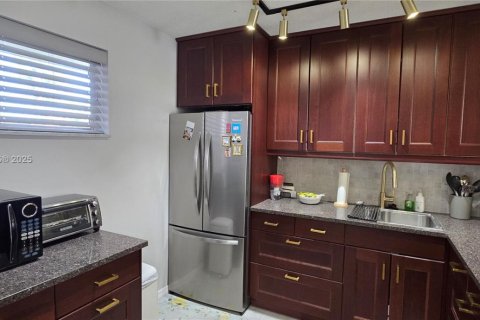 Condo in Lake Worth, Florida, 1 bedroom  № 1953325 - photo 4