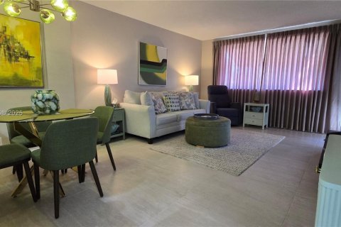 Condo in Lake Worth, Florida, 1 bedroom  № 1953325 - photo 9