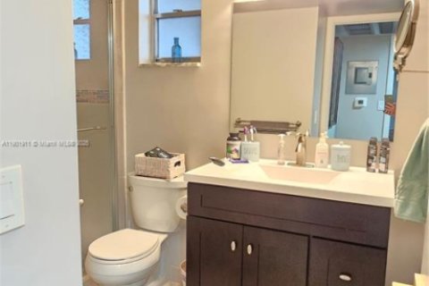 Condo in Lake Worth, Florida, 1 bedroom  № 1953325 - photo 18