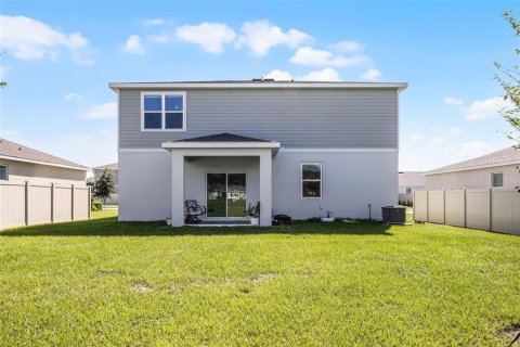 House in Sorrento, Florida 4 bedrooms, 225.66 sq.m. № 1874076 - photo 25